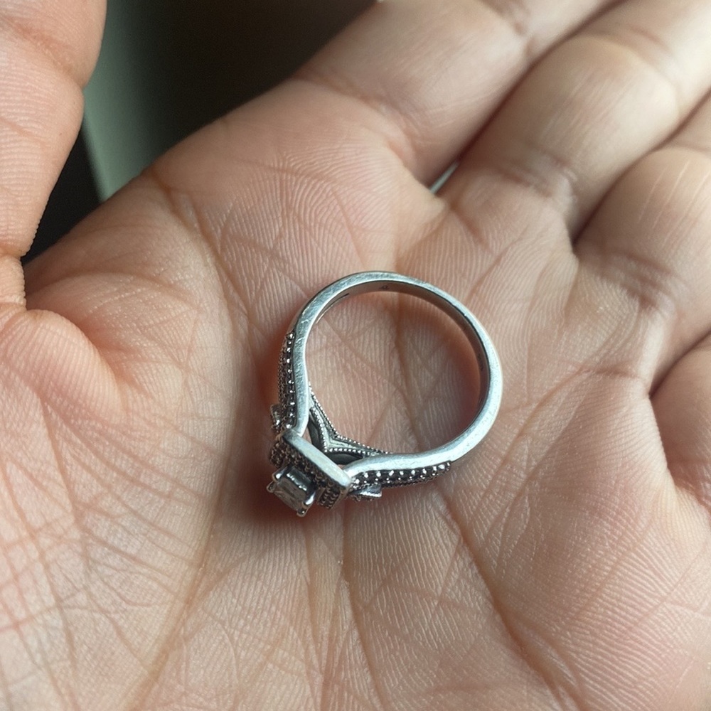 10k White Gold Diamond Engagement Ring - Picture 10 of 12